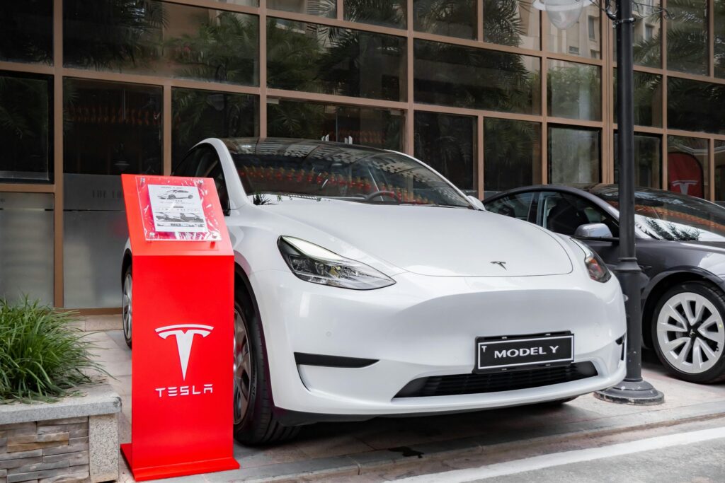 Tesla India debut
Tesla Model Y India
Tesla India launch
Tesla SUV in India
Tesla Mumbai showroom
Tesla car price in India
Model Y features
Electric cars in India
Tesla electric SUV
Tesla India price
Tesla 2025 launch in India