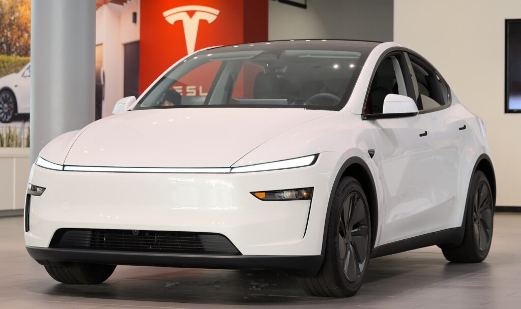 Tesla India debut
Tesla Model Y India
Tesla India launch
Tesla SUV in India
Tesla Mumbai showroom
Tesla car price in India
Model Y features
Electric cars in India
Tesla electric SUV
Tesla India price
Tesla 2025 launch in India